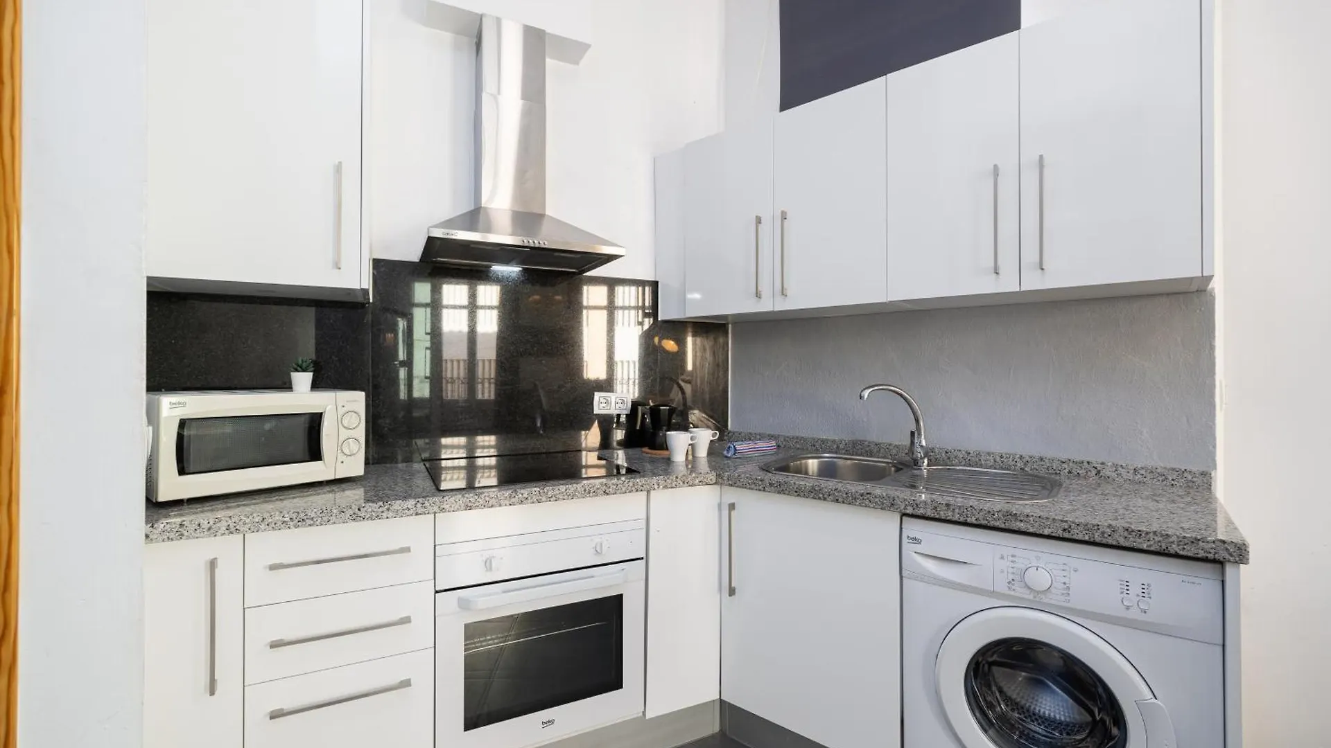 Apartament Holidays2Malaga Dos Aceras In Old Town & High Speed Wifi