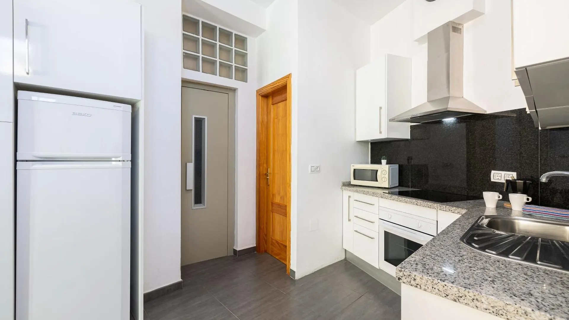 Apartament Holidays2Malaga Dos Aceras In Old Town & High Speed Wifi