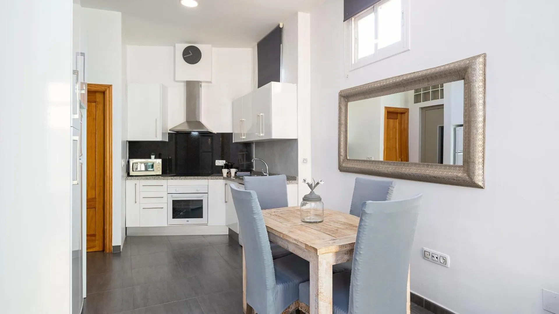 Holidays2Malaga Dos Aceras In Old Town & High Speed Wifi Hiszpania