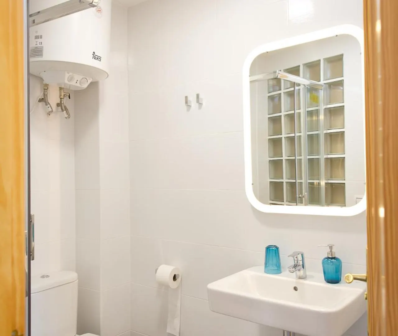 Apartment Holidays2Malaga Dos Aceras In Old Town & High Speed Wifi Spain