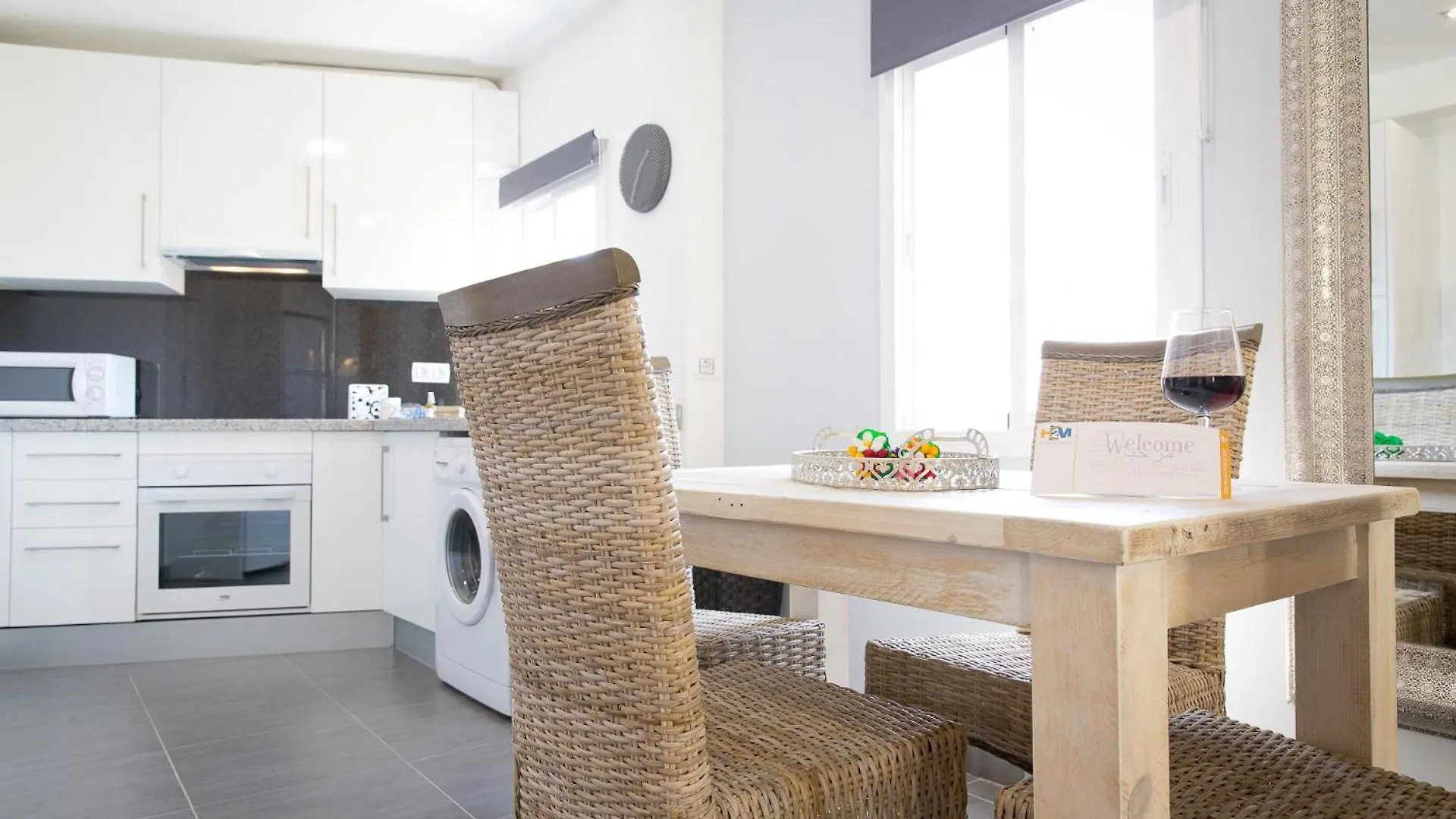 Holidays2Malaga Dos Aceras In Old Town & High Speed Wifi Apartment