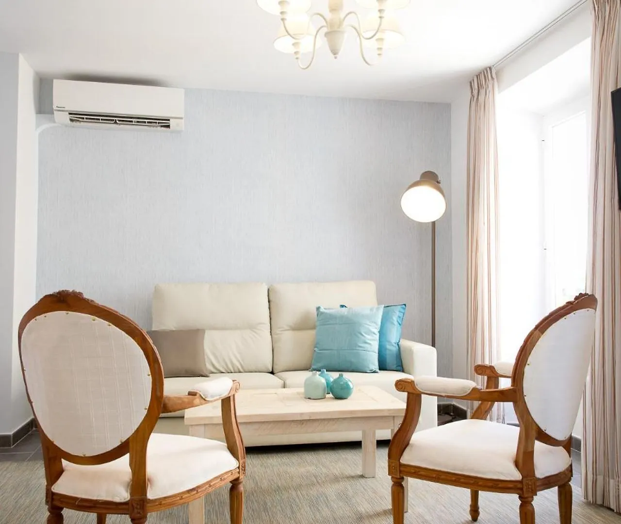 Holidays2Malaga Dos Aceras In Old Town & High Speed Wifi