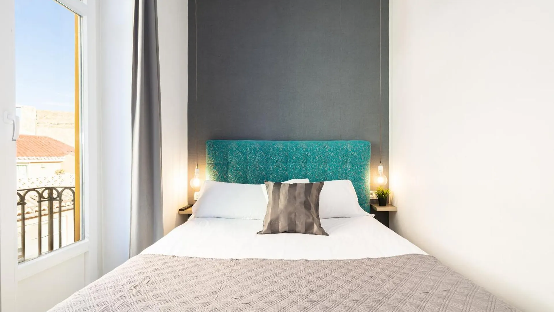 Holidays2Malaga Dos Aceras In Old Town & High Speed Wifi Malaga