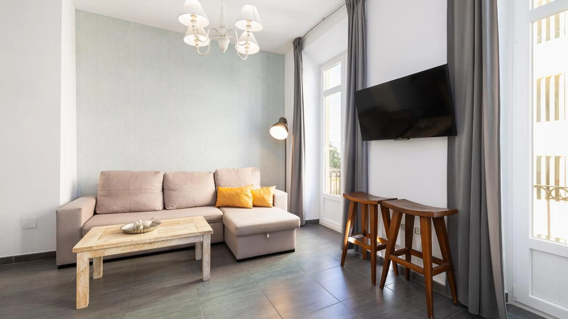 Holidays2Malaga Dos Aceras In Old Town & High Speed Wifi Malaga