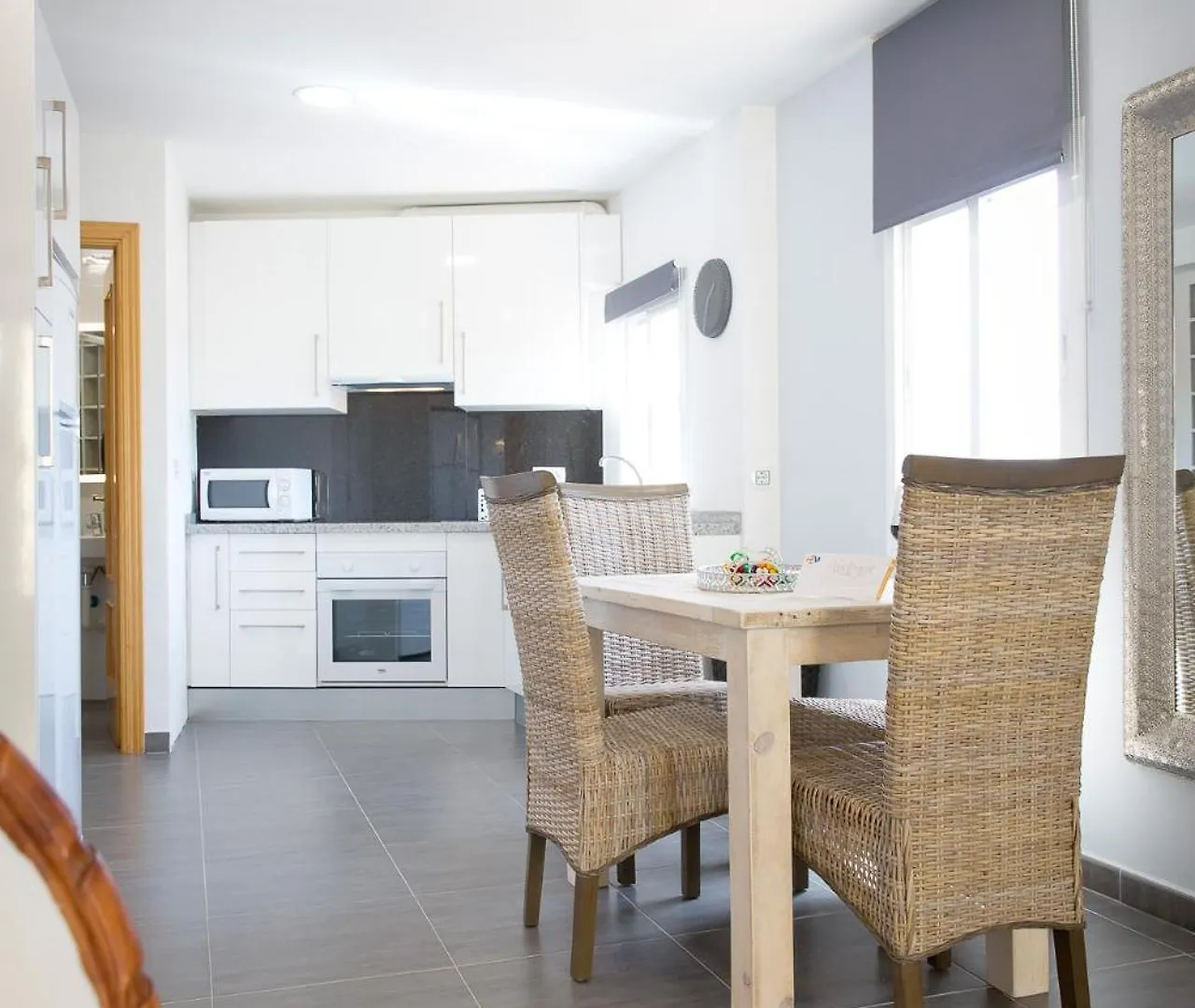 Apartment Holidays2Malaga Dos Aceras In Old Town & High Speed Wifi